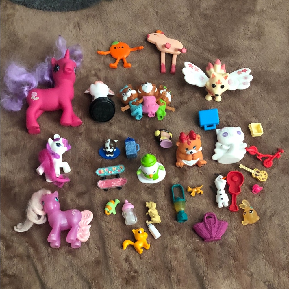 Assorted Kids Toy Figures Bundle - Pink and Purple Playset